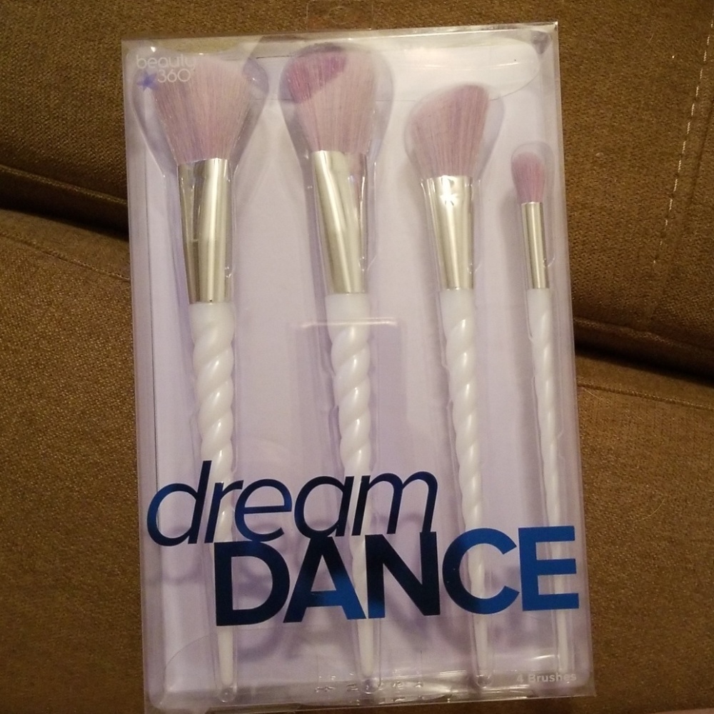 Unicorn makeup brushes